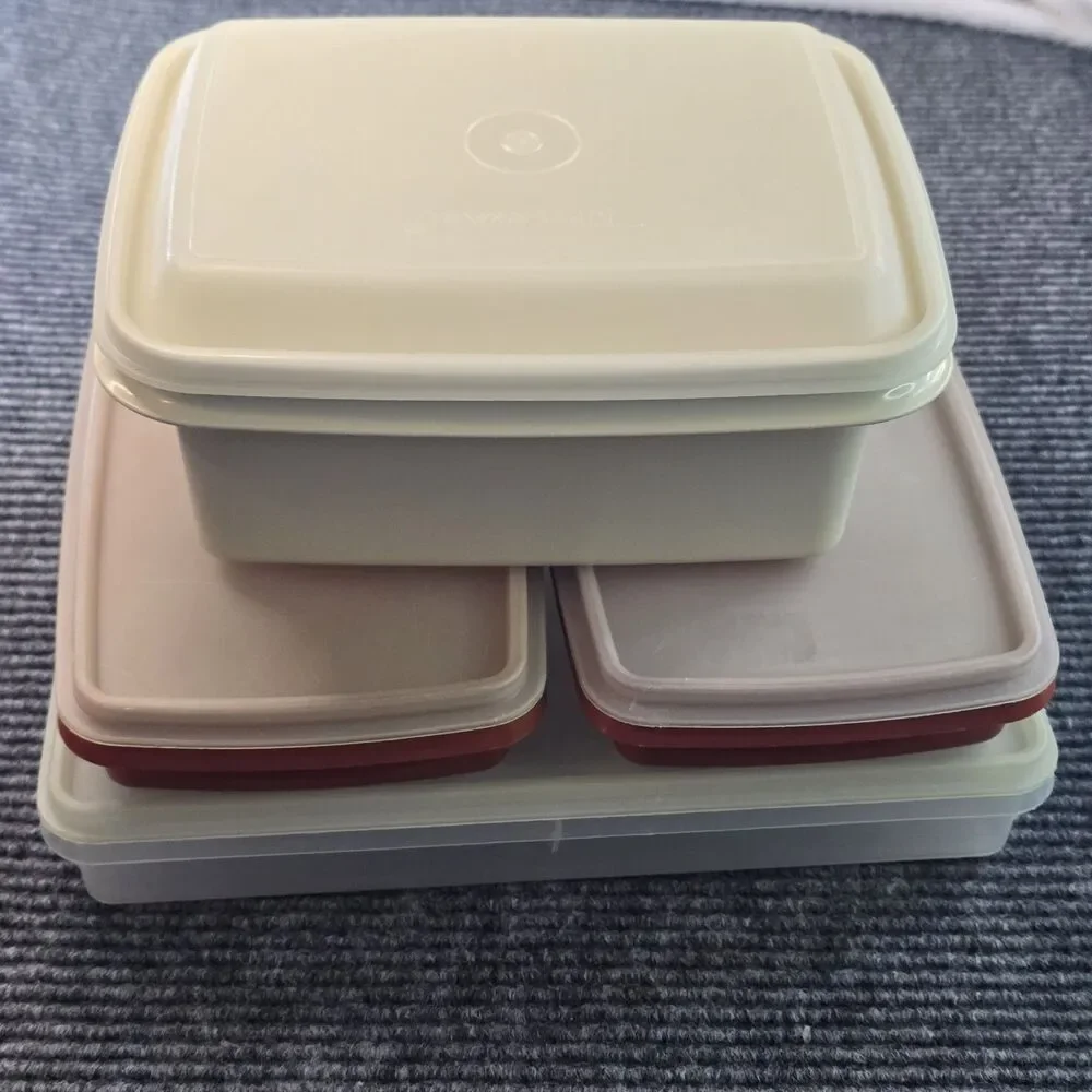 Lot of (4) Tupperware Containers w/lids Various Size Made In USA Vintage